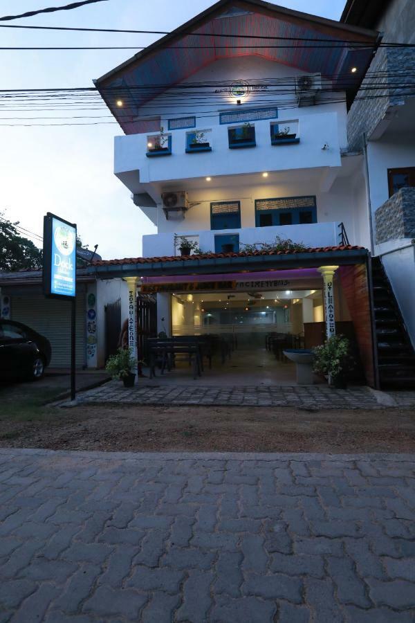 אונה ואטונה Dock Holiday Guest House מראה חיצוני תמונה