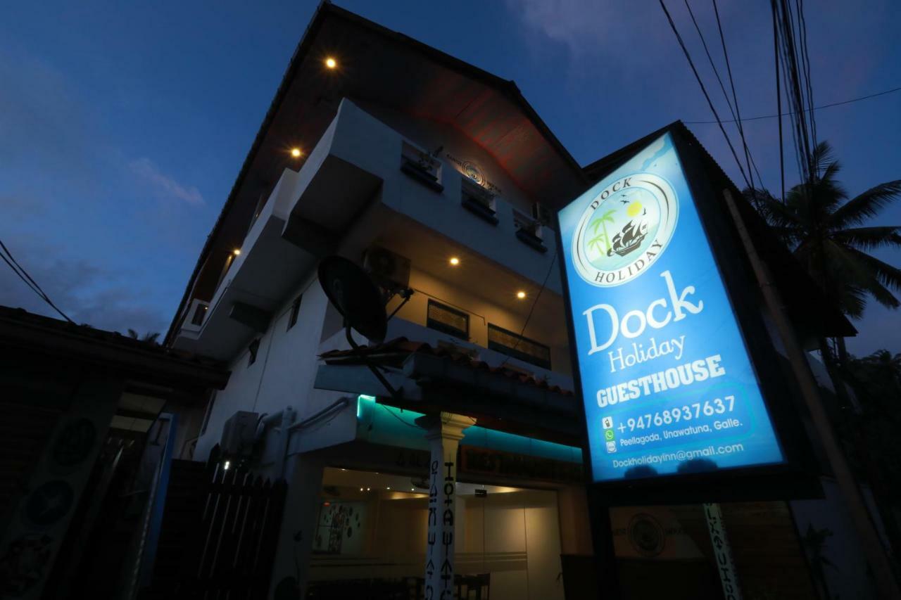 אונה ואטונה Dock Holiday Guest House מראה חיצוני תמונה