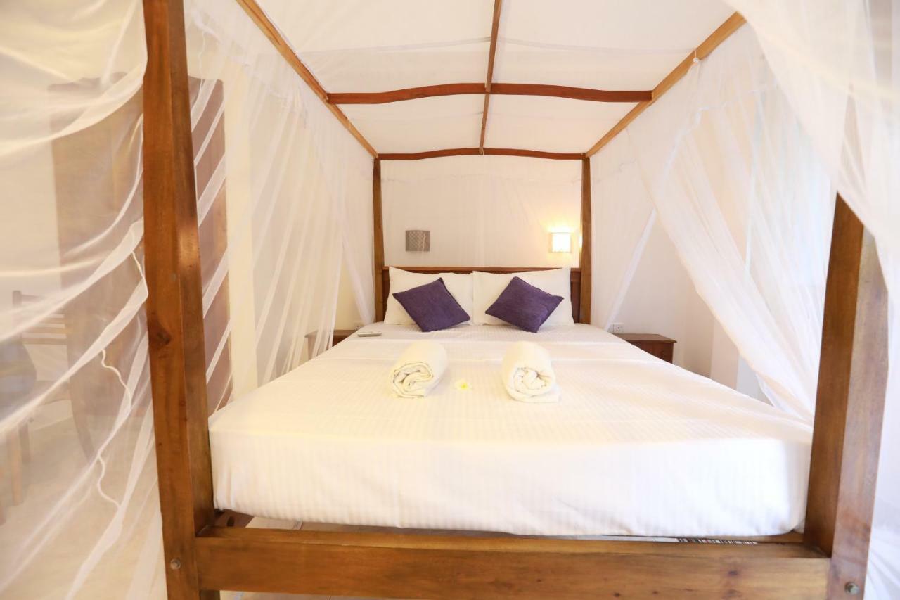 אונה ואטונה Dock Holiday Guest House מראה חיצוני תמונה