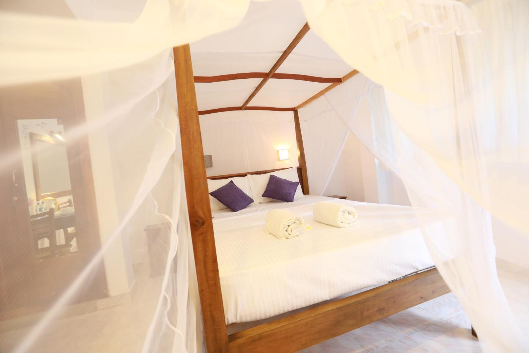 אונה ואטונה Dock Holiday Guest House מראה חיצוני תמונה